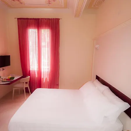 Hotel Villa Maranello מלון 3*