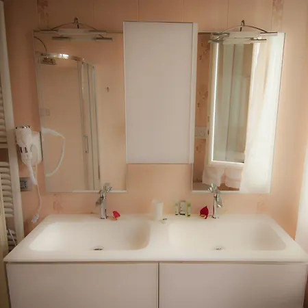 Hotel Villa Maranello فندق